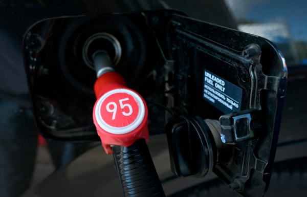 Цены на топливо в Москве продолжают стремительно расти недели подряд