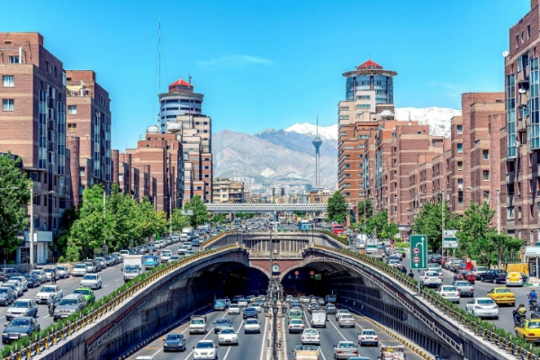 В Иране вооруженные люди вышли на улицы провинции Илам, сообщает Mehr