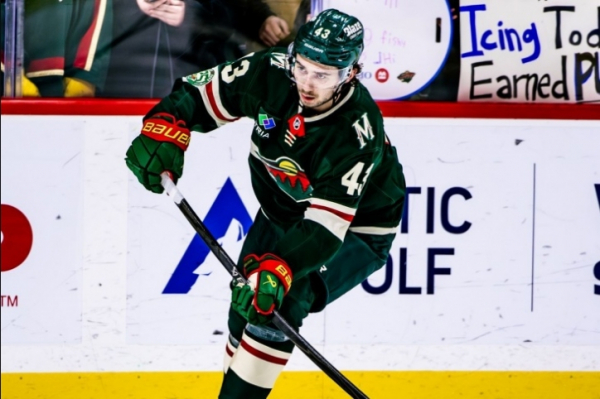 Куинн Хьюз из "Миннесоты" стал рекордсменом НХЛ среди защитников
